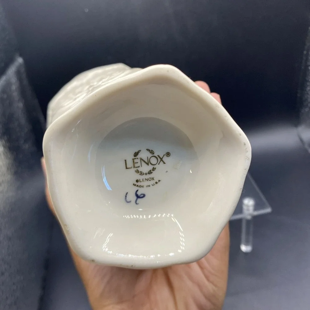 Vintage Lenox Langtry‎ 7 Inch 24K Gold Trim. Made in USA